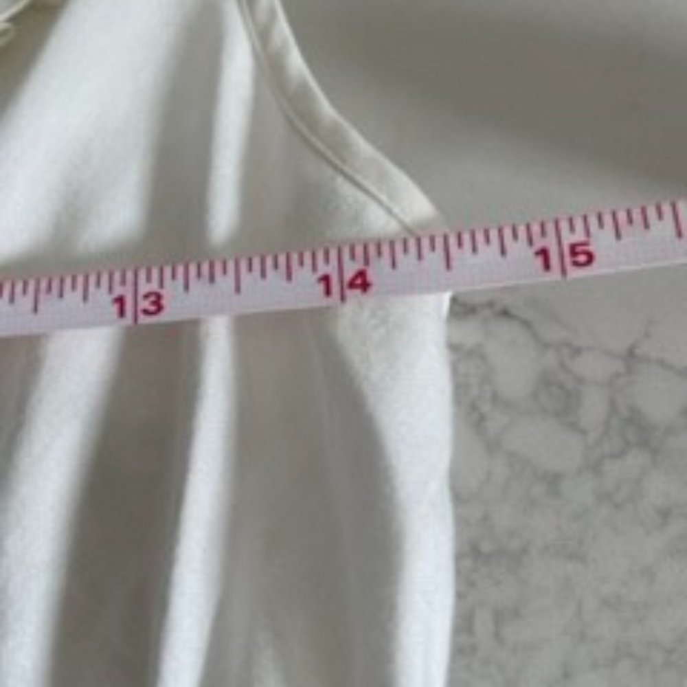 BCBG white PS Top with collar detail - Picture 8 of 10